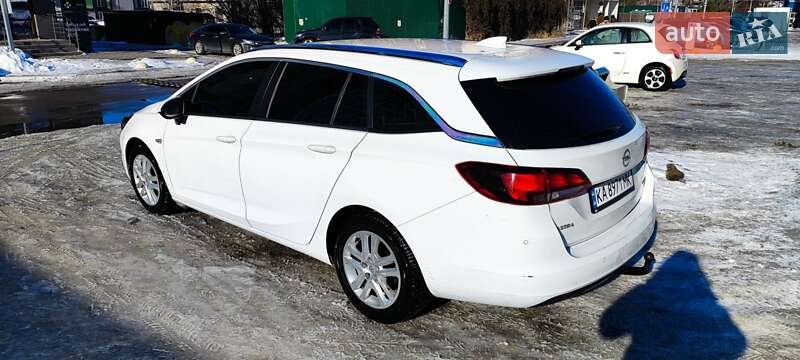 Универсал Opel Astra 2017 в Киеве