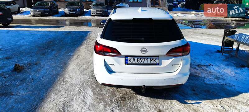 Универсал Opel Astra 2017 в Киеве