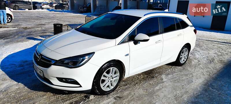 Универсал Opel Astra 2017 в Киеве