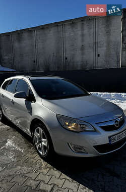 Универсал Opel Astra 2011 в Дубно