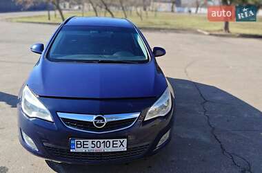 Універсал Opel Astra 2011 в Миколаєві