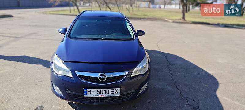 Универсал Opel Astra 2011 в Николаеве