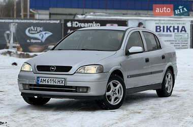 Седан Opel Astra 2002 в Звягеле