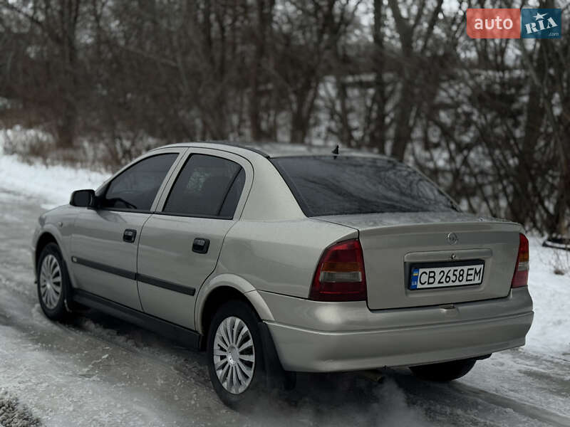 Седан Opel Astra 2006 в Києві