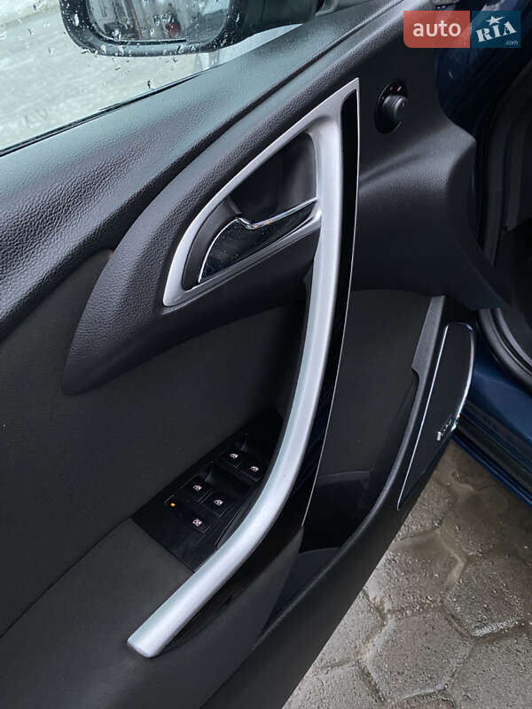 Універсал Opel Astra 2011 в Костопілі