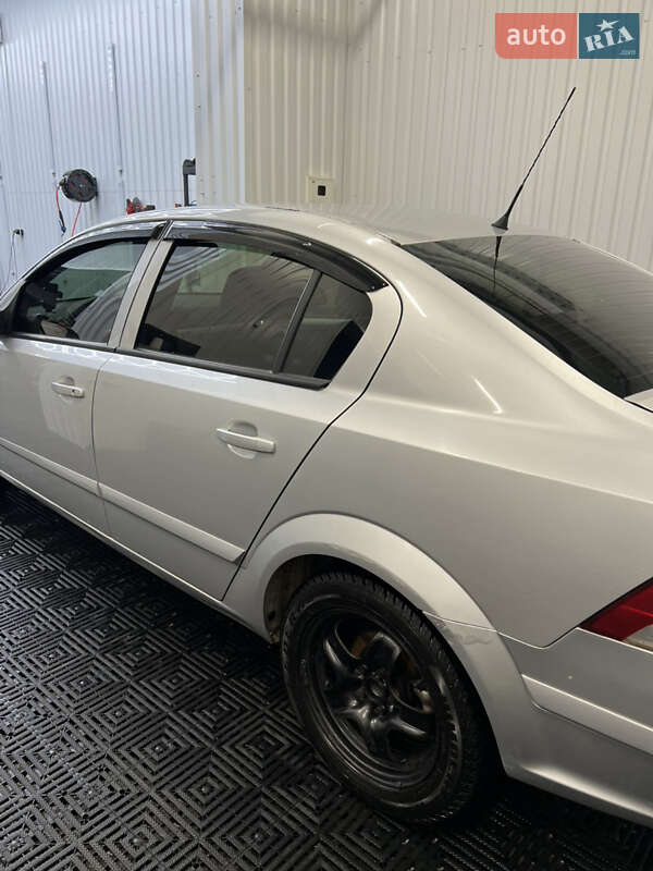 Седан Opel Astra 2008 в Києві