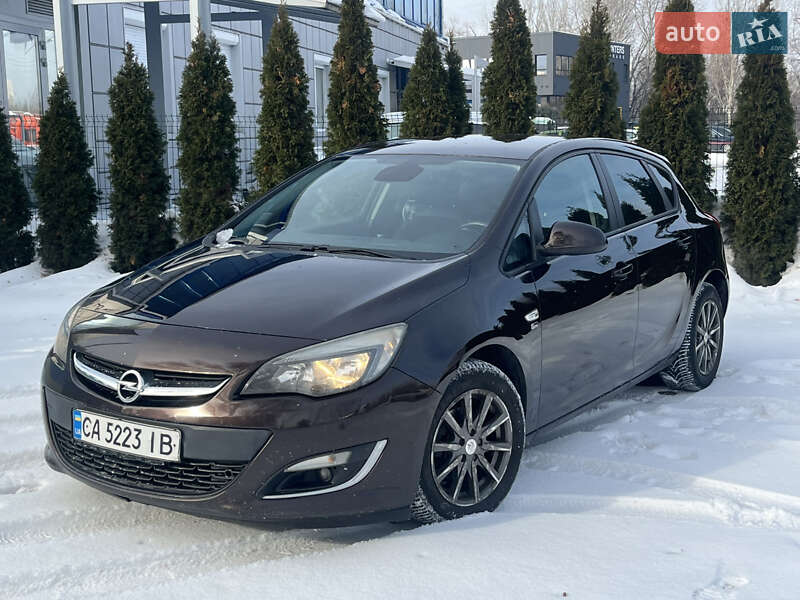 Хэтчбек Opel Astra 2012 в Киеве