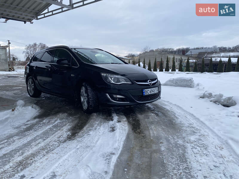 Универсал Opel Astra 2013 в Ходорове