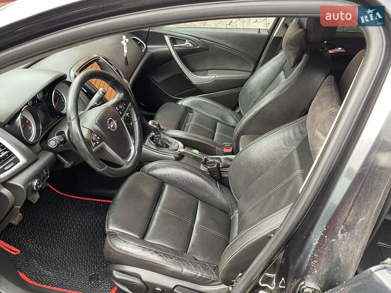 Универсал Opel Astra 2013 в Ходорове