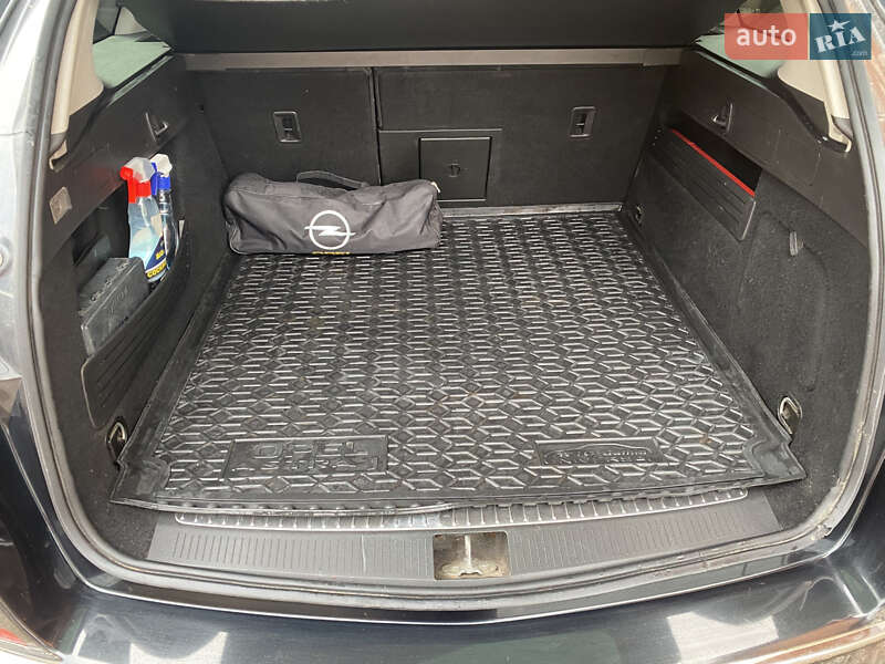 Универсал Opel Astra 2013 в Ходорове