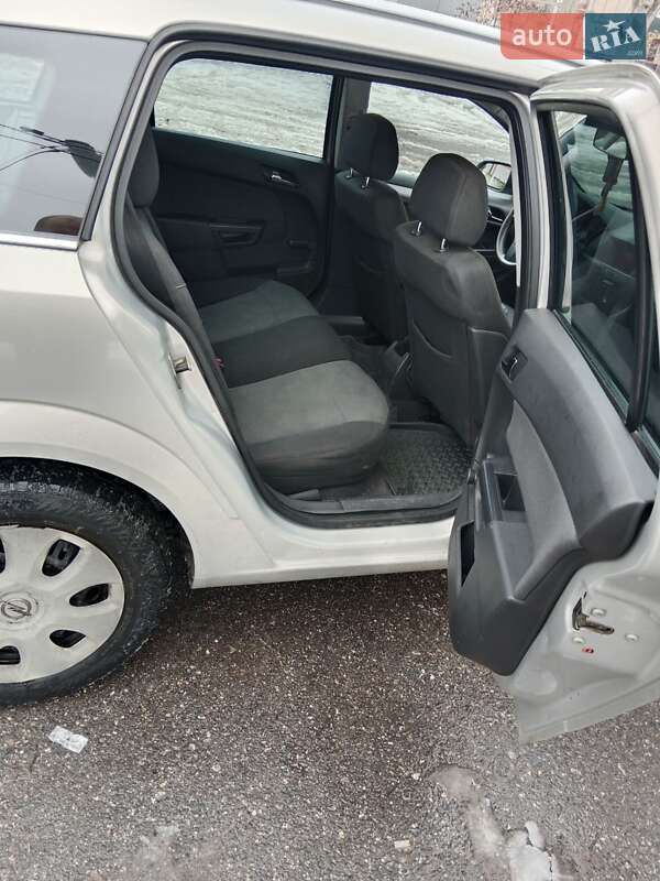 Універсал Opel Astra 2005 в Олександрії