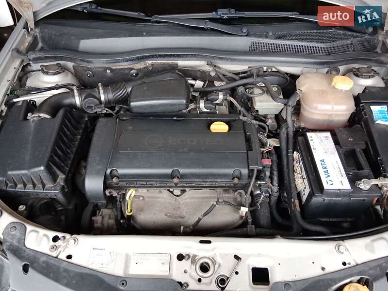 Універсал Opel Astra 2005 в Олександрії