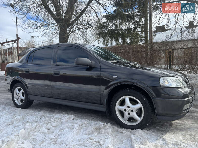 Седан Opel Astra 2006 в Козятині