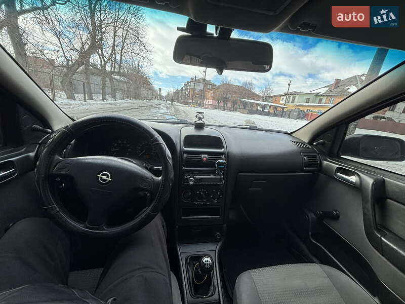 Седан Opel Astra 2006 в Козятині