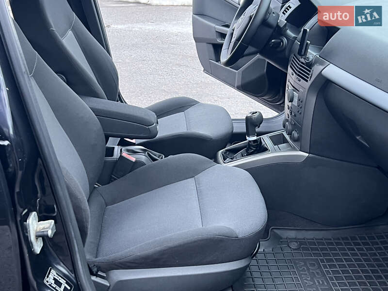 Універсал Opel Astra 2006 в Лубнах