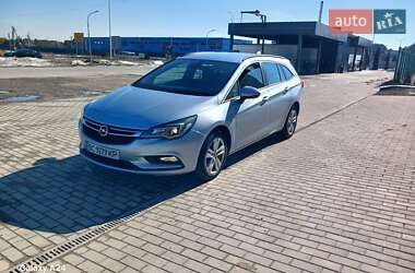 Универсал Opel Astra 2016 в Львове