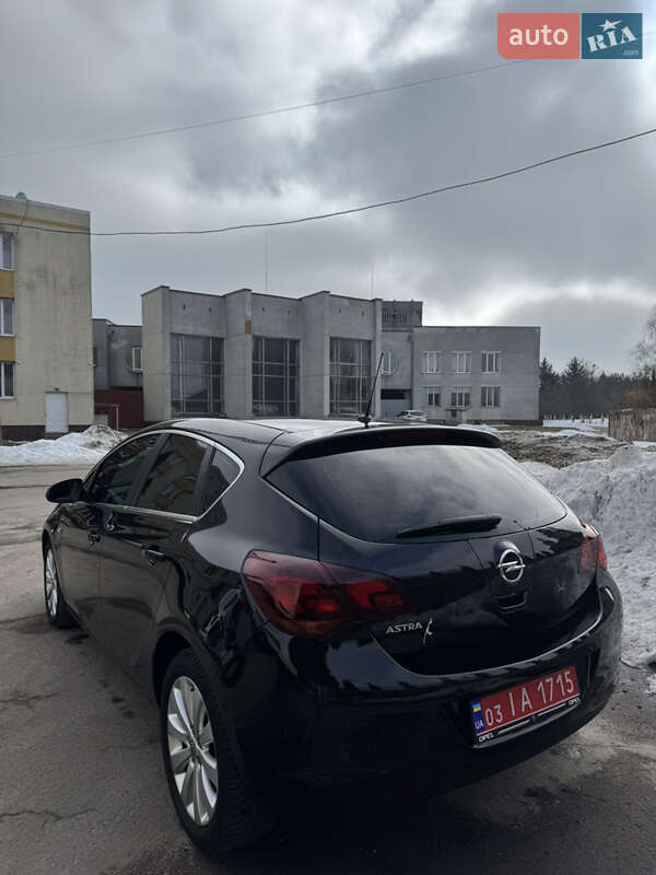 Хэтчбек Opel Astra 2010 в Ровно фото 6 Хэтчбек Opel Astra 2010 в Ровно
