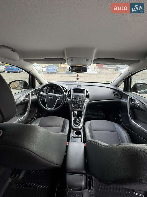 Хэтчбек Opel Astra 2010 в Ровно фото 9 Хэтчбек Opel Astra 2010 в Ровно