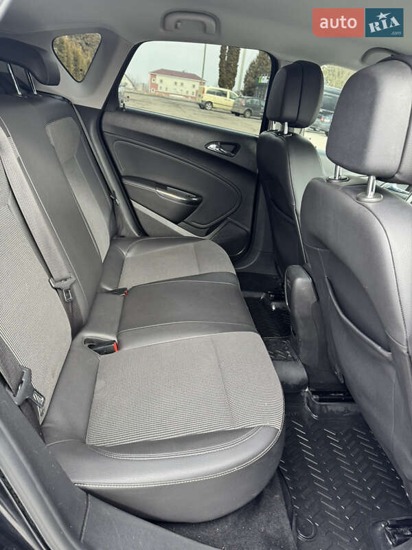 Хэтчбек Opel Astra 2010 в Ровно фото 19 Хэтчбек Opel Astra 2010 в Ровно