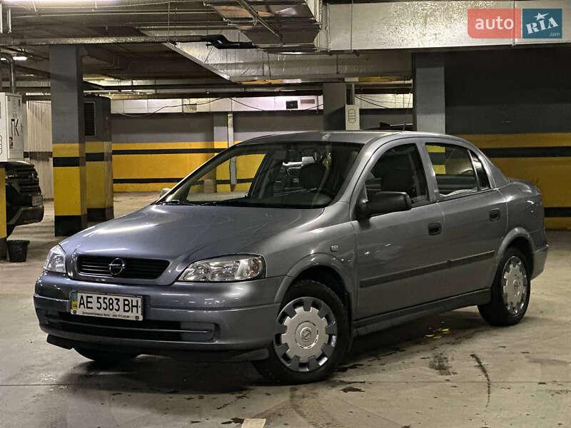 Седан Opel Astra 2006 в Дніпрі фото Седан Opel Astra 2006 в Дніпрі