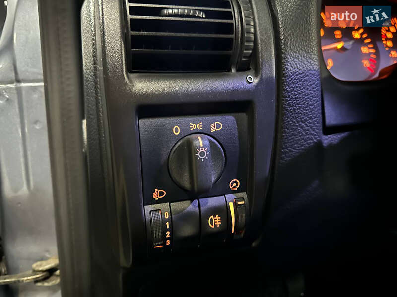 Седан Opel Astra 2006 в Дніпрі фото 14 Седан Opel Astra 2006 в Дніпрі