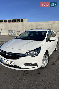 Універсал Opel Astra 2018 в Львові