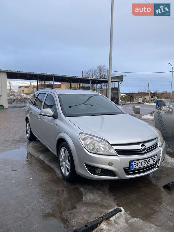 Opel Astra 2010