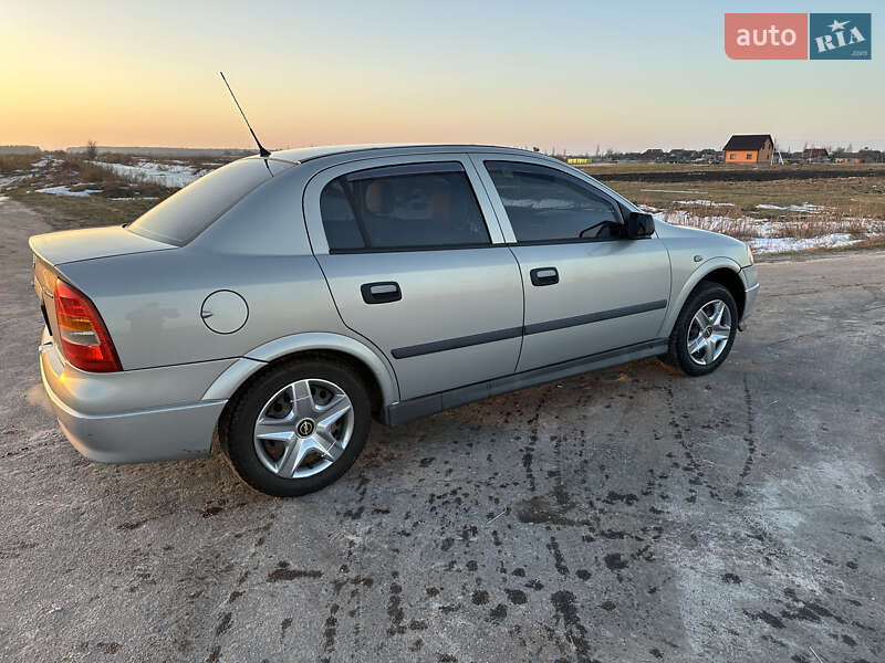 Седан Opel Astra 2008 в Сарнах фото 4 Седан Opel Astra 2008 в Сарнах