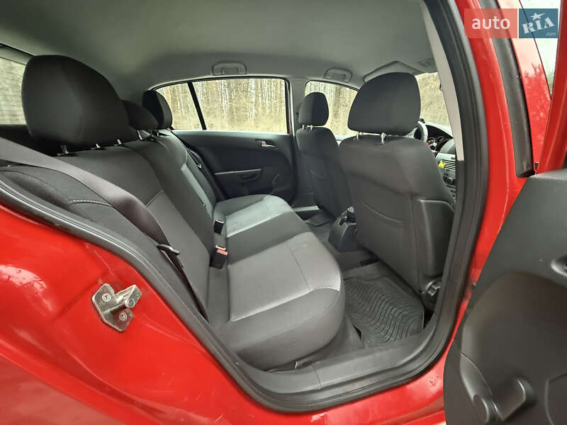 Хэтчбек Opel Astra 2009 в Житомире