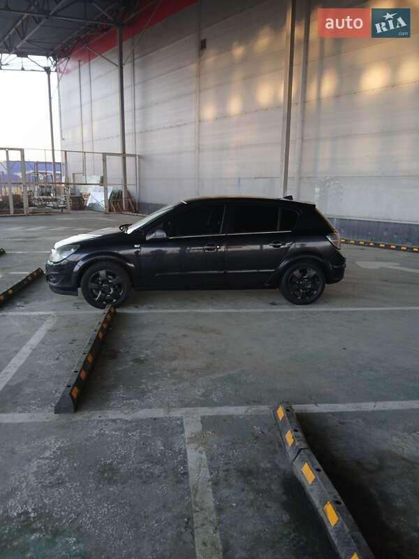 Хэтчбек Opel Astra 2008 в Ровно