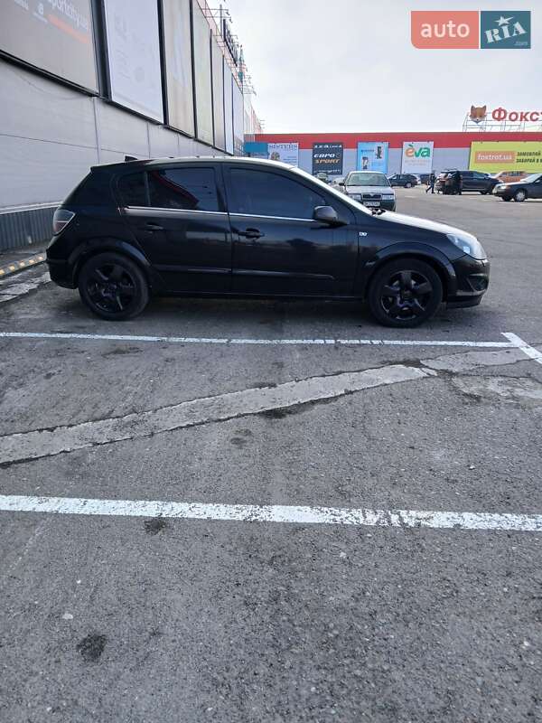 Хэтчбек Opel Astra 2008 в Ровно