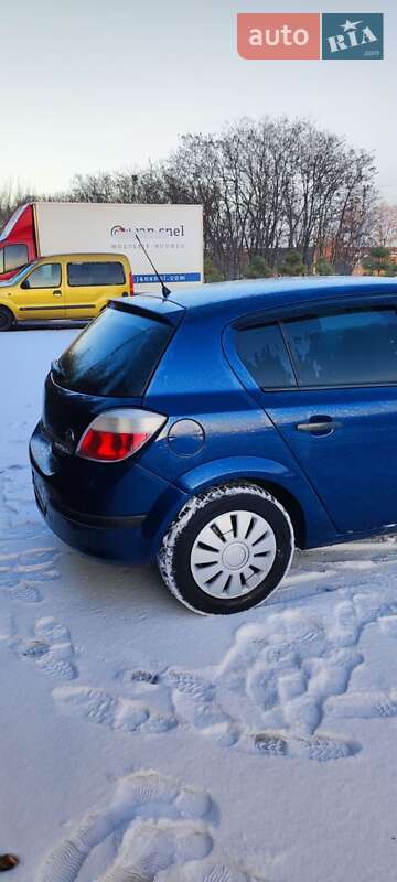 Хэтчбек Opel Astra 2006 в Днепре