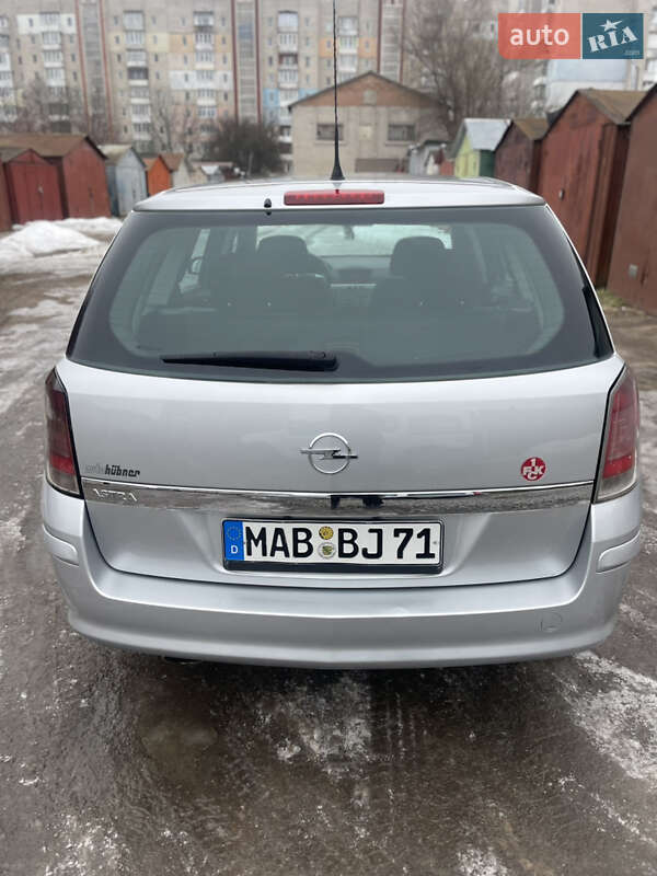 Универсал Opel Astra 2009 в Ровно