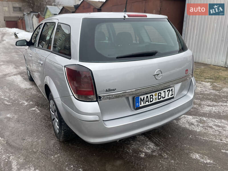 Универсал Opel Astra 2009 в Ровно