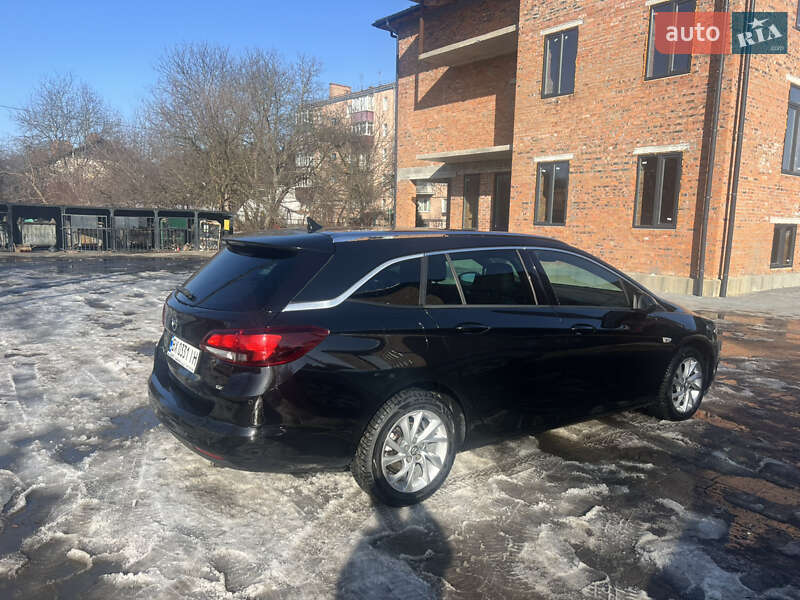 Универсал Opel Astra 2018 в Староконстантинове