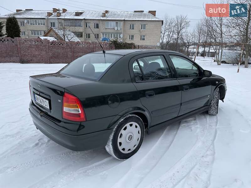 Седан Opel Astra 2002 в Жмеринці
