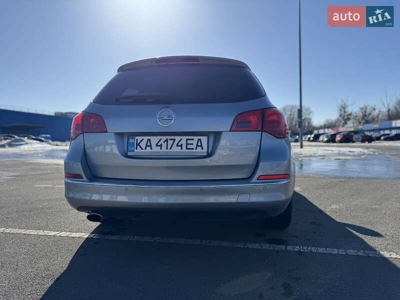 Универсал Opel Astra 2014 в Броварах