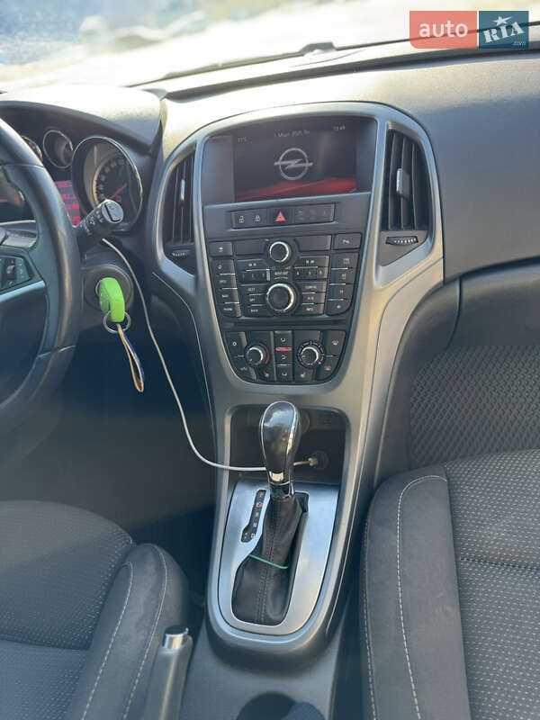 Универсал Opel Astra 2014 в Броварах