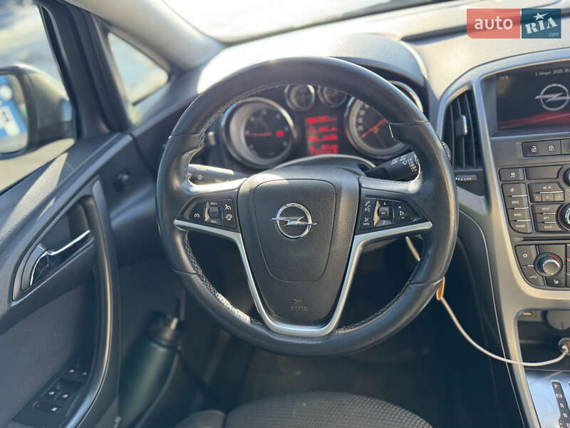 Универсал Opel Astra 2014 в Броварах