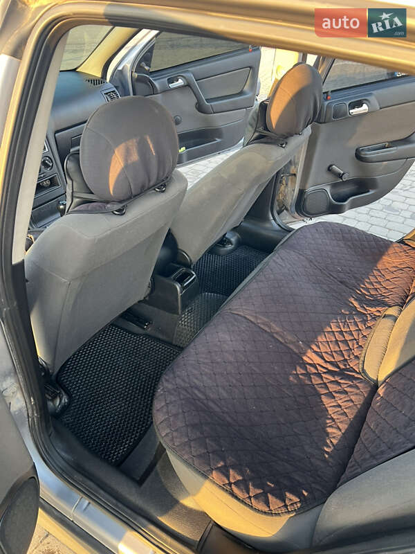 Седан Opel Astra 2007 в Городке