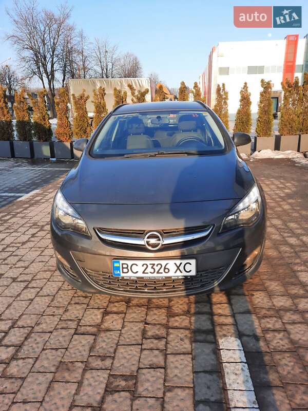 Універсал Opel Astra 2014 в Львові