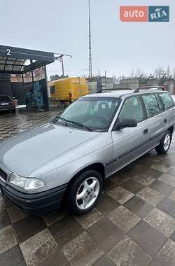 Універсал Opel Astra 1995 в Новому Калинові