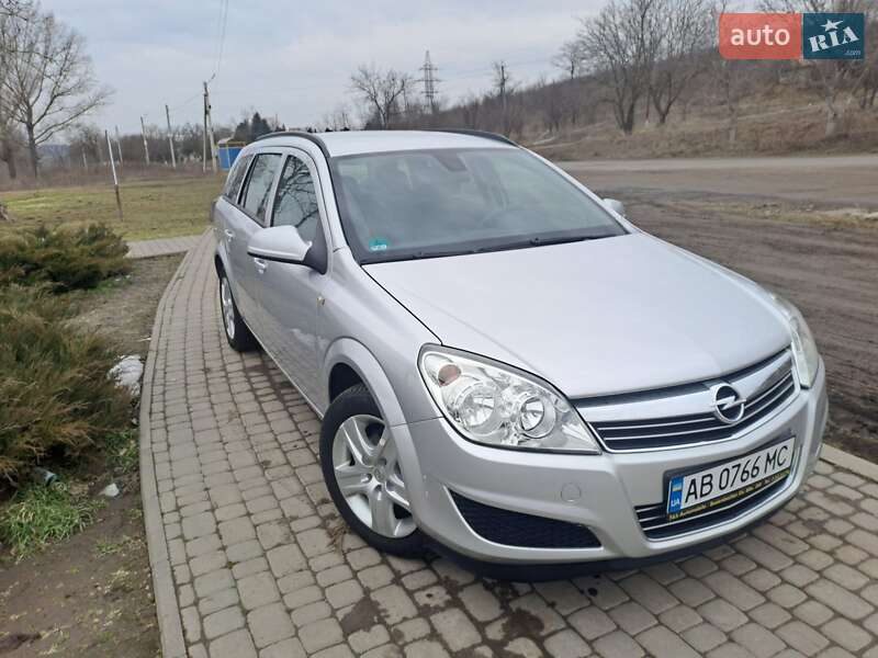 Универсал Opel Astra 2009 в Виннице
