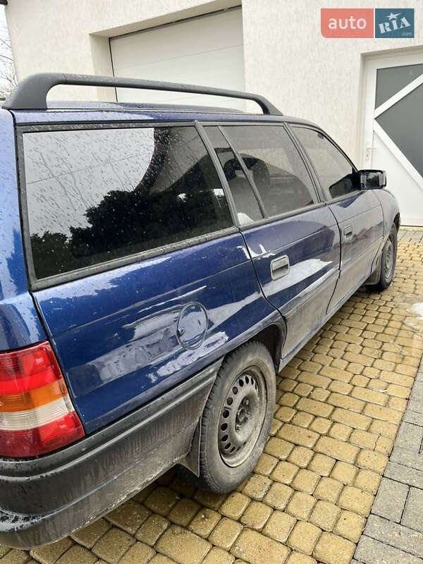 Универсал Opel Astra 1994 в Долине