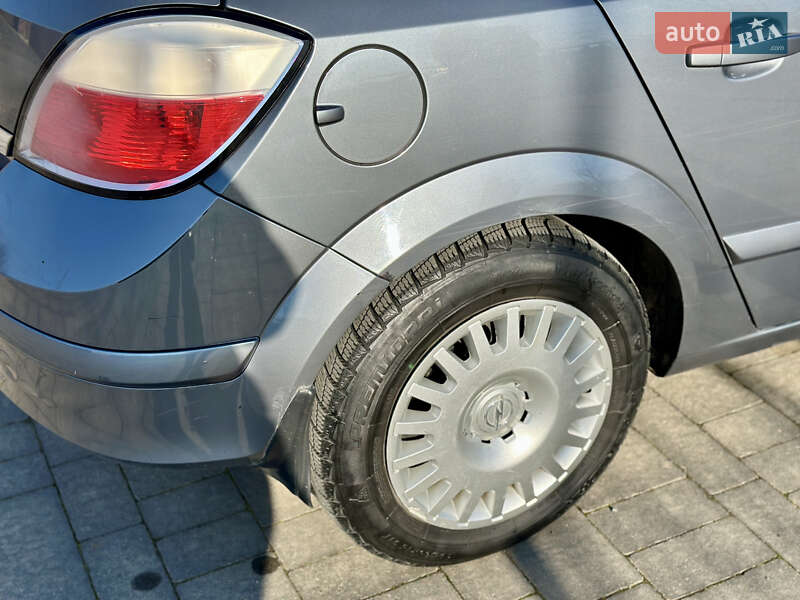 Хетчбек Opel Astra 2006 в Ужгороді