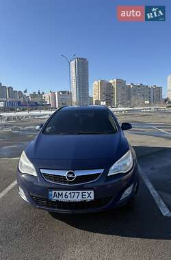 Універсал Opel Astra 2011 в Києві