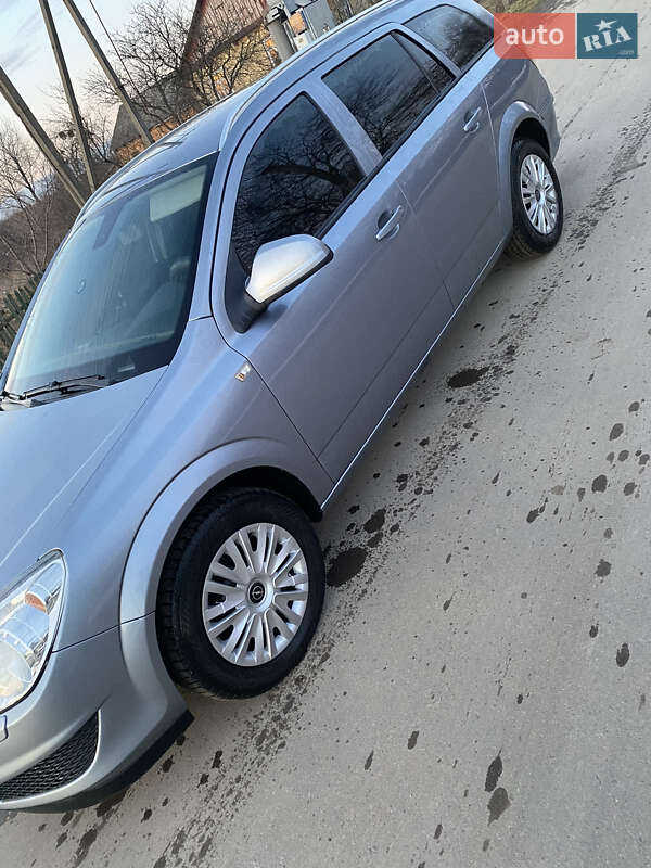 Универсал Opel Astra 2009 в Луцке