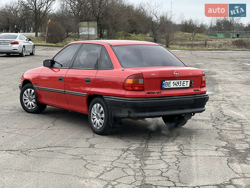 Седан Opel Astra 1993 в Миколаєві фото 5 Седан Opel Astra 1993 в Миколаєві