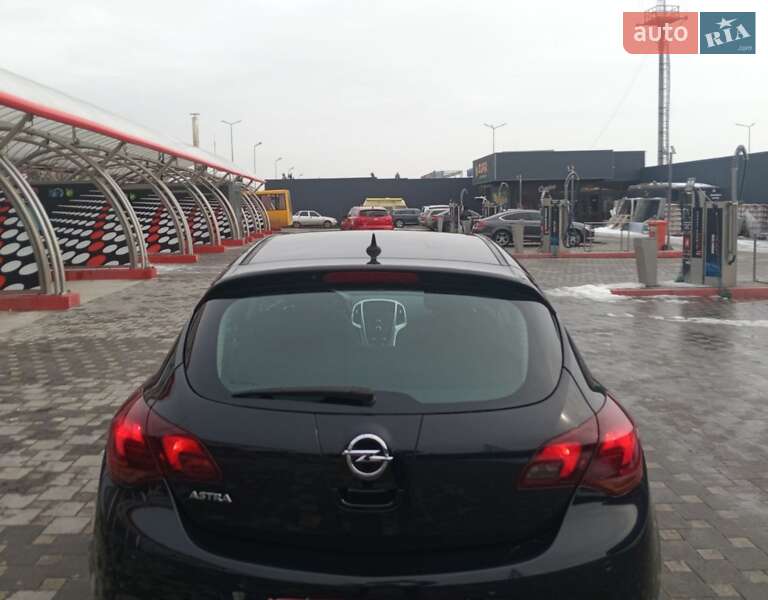 Хэтчбек Opel Astra 2011 в Полтаве