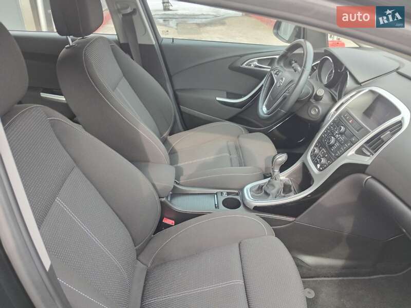 Хэтчбек Opel Astra 2011 в Полтаве